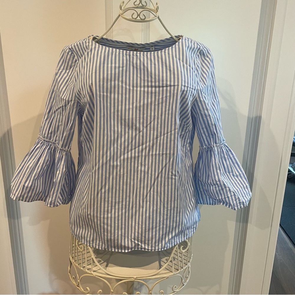 Vineyard vines size small strip top 3/4 ruffle sleeve blue and white